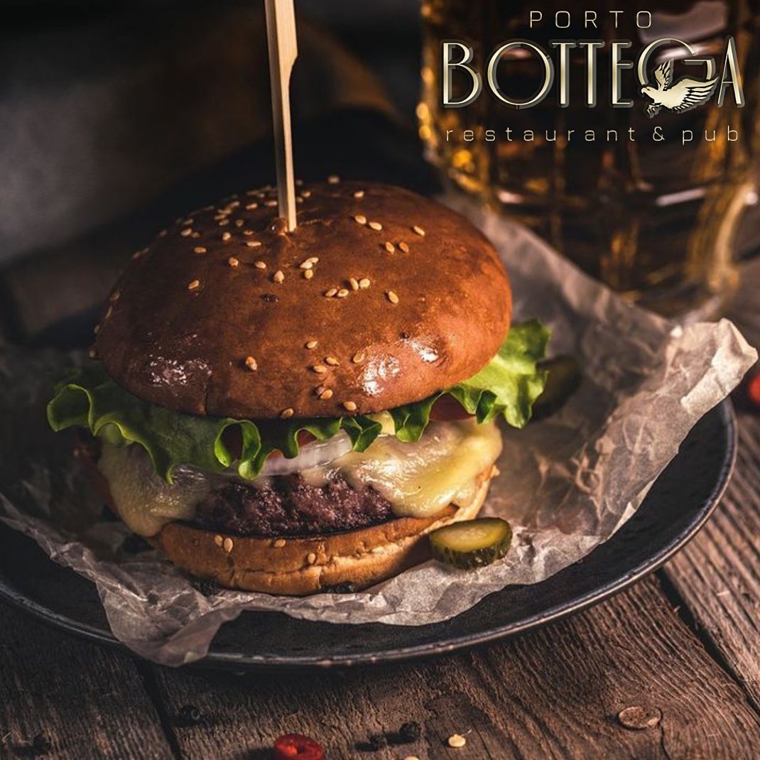 Burger u restoranu Porto Bottega