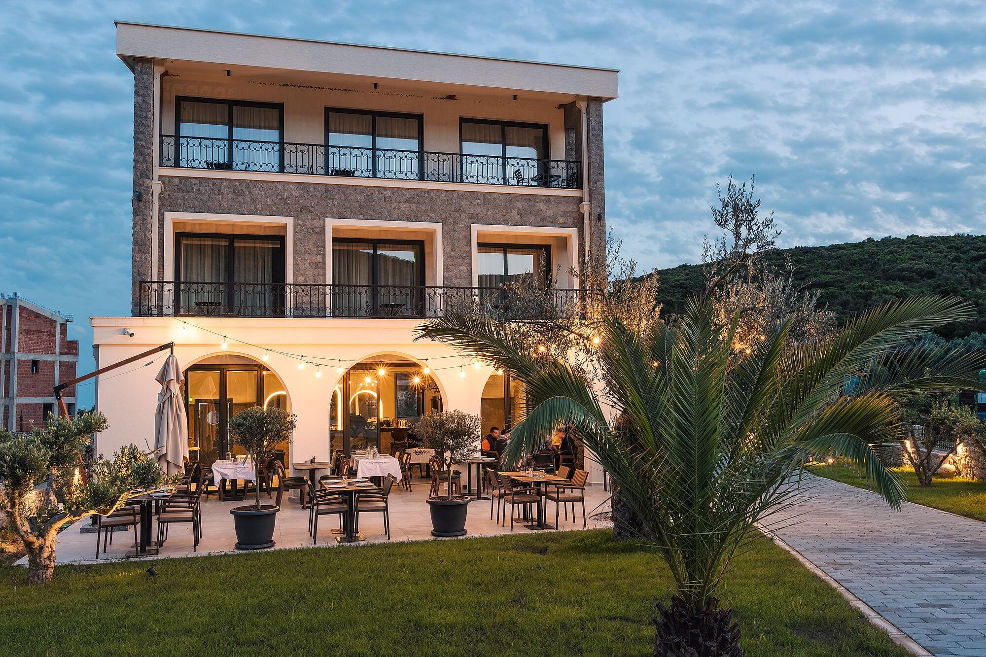 Carolea Restaurant & Villas cover photo